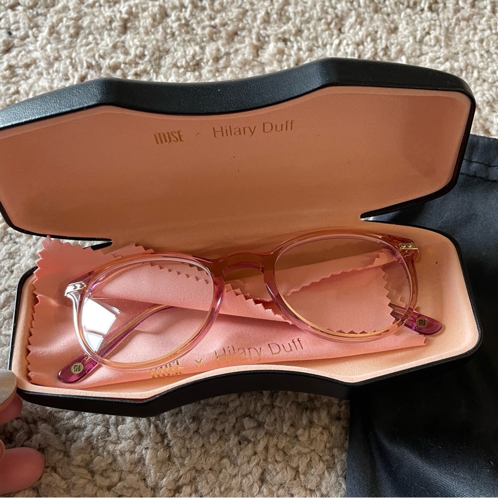 Hilary Duff x Muse glasses w/o prescription
